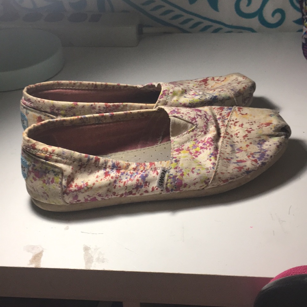 Toms